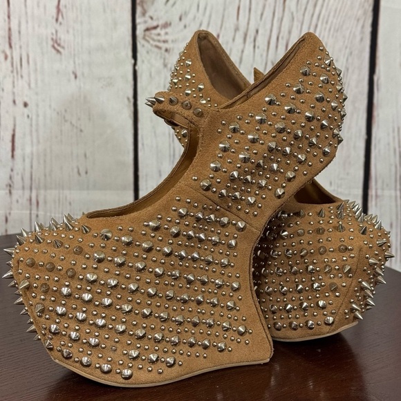 JEFFREY CAMPBELL NIGHT WALK PRICKLY Studded Tan Suede heelless Platforms 6 New - Picture 1 of 17